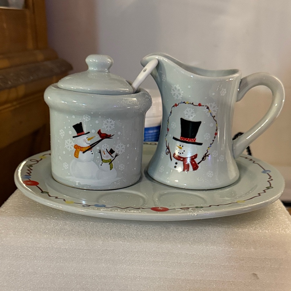 Snowman Family Hostess Creamer and Sugar Set w/ salt and pepper shakers